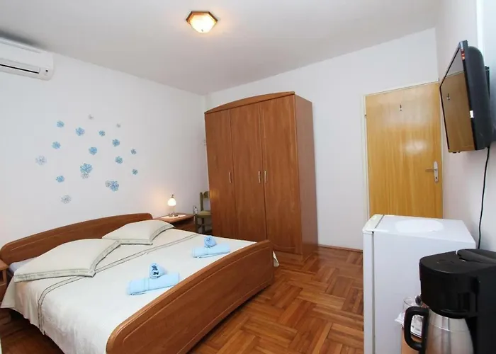 Licul Πανσιόν 3*